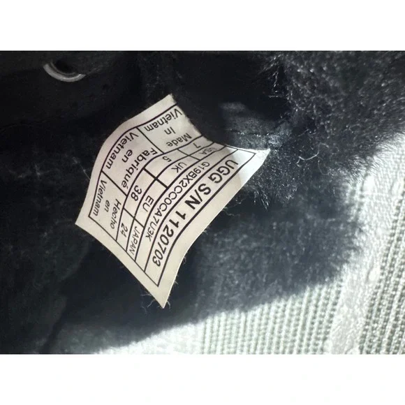 UGG WEYLYN Women's Black Suede Lace Up Fur Trim Boots Ankle Booties‎ Size 7 - Picture 4 of 5